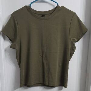 Uniqlo Olive Short Sleeve Women's Tee